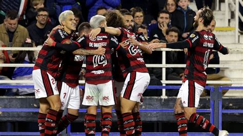 Mundo Positivo Hat Trick De Pedro Flamengo Goleia V Lez E D