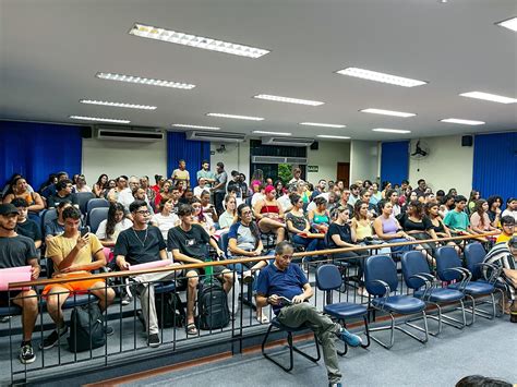 Alunos Do Iffar Recolhem Assinatura Para Peti O P Blica Pelo Passe