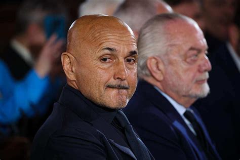 Napoli De Laurentiis Parla Alla Stampa L Annuncio Sulla Cena Con