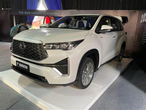 Innova Zenix Hybrid Ternyata Laku Keras SPK Sentuh 4 000 Unit