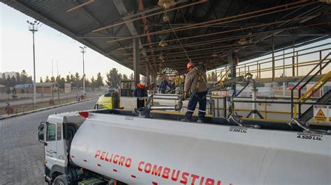 Ypfb Despacha Millones De Litros De Gasolina A La Paz Y El Alto