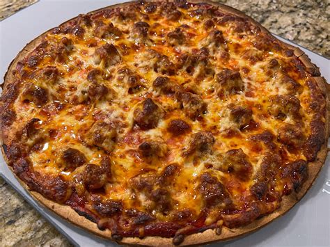 [Homemade] Chicago Thin Crust Sausage Pizza : r/food