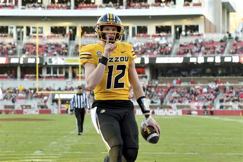 Cody Schrader Runs For 217 Yards And A Td No 9 Missouri Beats