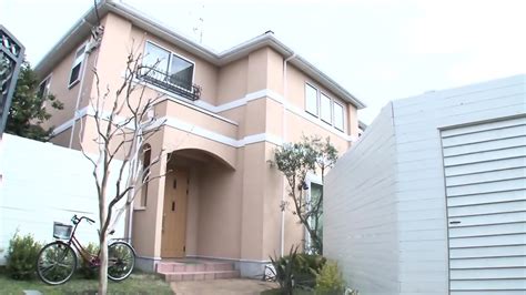 Bikini Milf Trying Out New Bathing Suit