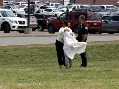 Parents swarm Rossview Elementary in Clarksville after gun report leads ...