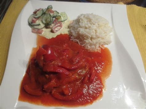 Schnitzel Mit Zwiebel Paprika Rahmsauce Von Saldas Chefkoch