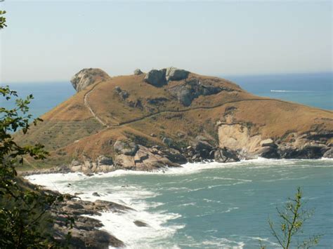 Trilha baratinha leva à Praia do Perigoso e Pedra da Tartaruga