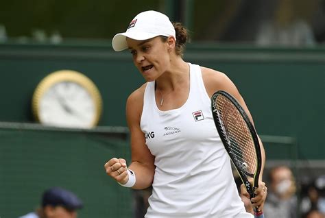 Kalahkan Karolina Pliskova Ashleigh Barty Juara Wimbledon 2021