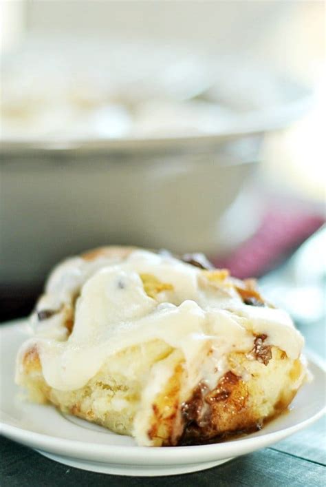 Chocolate Chip Cinnamon Rolls Recipe - Something Swanky