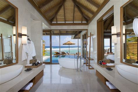 Anantara Veli Resort & Spa - Maldives Hovering...