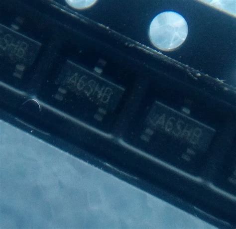 SMD TRANSISTOR MOSFET AO3401 SOT-23 ( SOT23 ) marquage A19T 30V / 4.2A ...