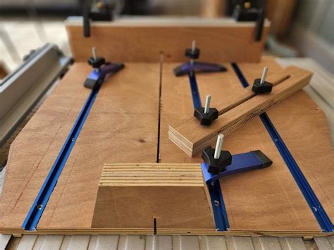 DIY Cross Cut Sled For Table Saw