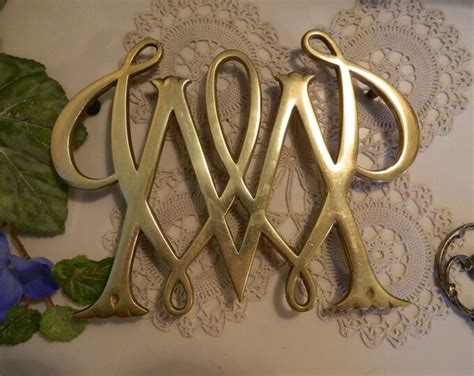 Vintage Mid Century William And Mary Brass Trivet Williamsburg Etsy