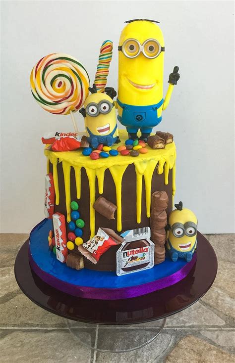 Minions Drip Cake Decorated Cake By Bettycakesebthal Cakesdecor