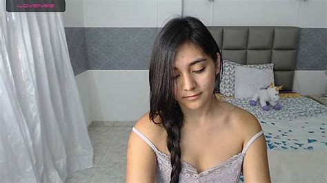 Melaniebaker Naked Stripping On Cam For Live Sex Video Chat Gyrls