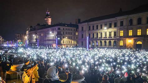 Demonstracje w niemieckich miastach Tysiące osób przeciwko skrajnej