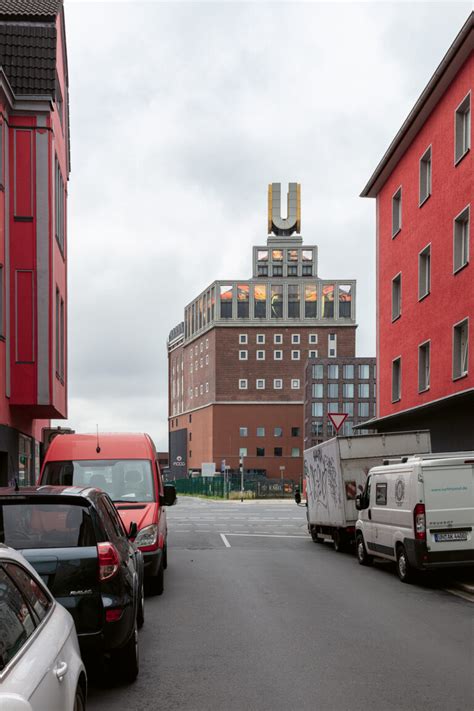 Dortmunder U Fotografie Ansicht des Dortmunder U von Süden aus der