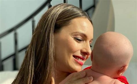 Pampita Y Roberto García Moritán Celebraron El Primer Mes De Su Hija Ana