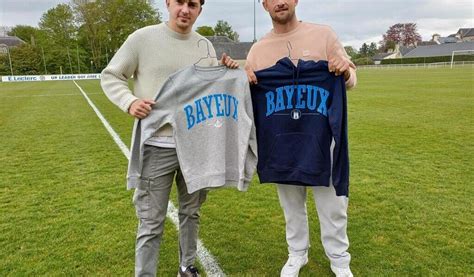 Tee Shirts Et Sweat Shirts Le Bayeux Fc Lance Sa Boutique En Ligne