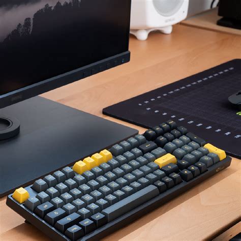 Akko Black Gold 3098 98 Key RGB Hot Swappable Mechanical Gaming Keyboard 2 4G Wireless