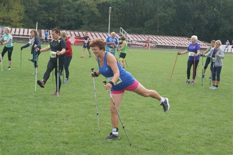 Zawody W Nordic Walking O Puchar Burmistrza Remu Rozgrzewka Przed