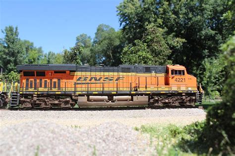 Grand visions at a small scale: Model railroaders celebrate BNSF heritage