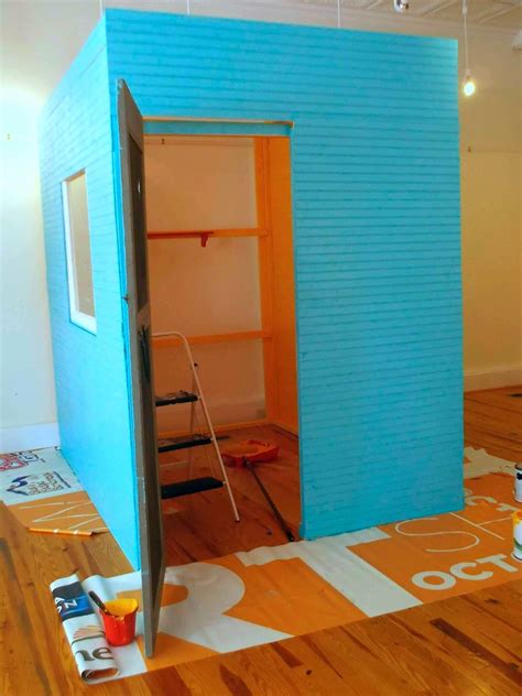 Altered E Art Blog: The Women Artists Altar Room - Altar ara las