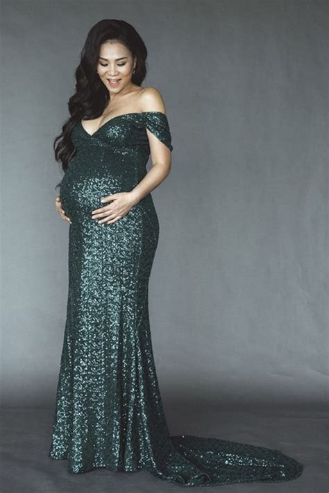 Thu Minh bán nude khoe bụng tròn xoe trước ngày lâm bồn