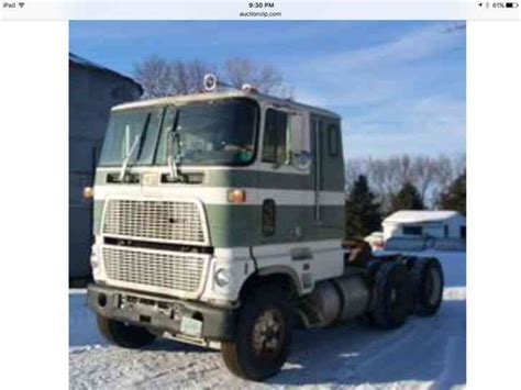 Ford CL 9000 1985 Sleeper Semi Trucks