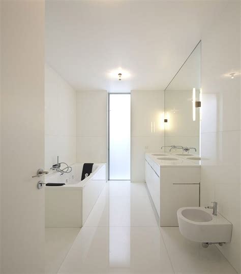 45 Stylish And Laconic Minimalist Bathroom Décor Ideas Digsdigs