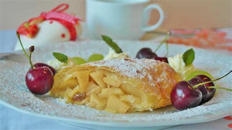 Six famous Italian desserts - Sos Italian - Learn Italian online