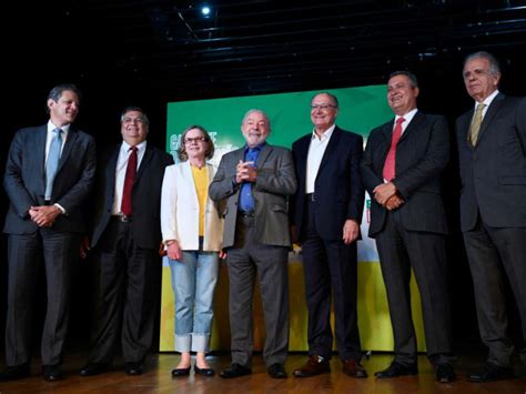 “es Poesía Pura” Amlo Recibe A Joan Manuel Serrat En Palacio Nacional