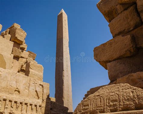 Obelisco De Hatshepsut En El Templo De Karnak Imagen De Archivo