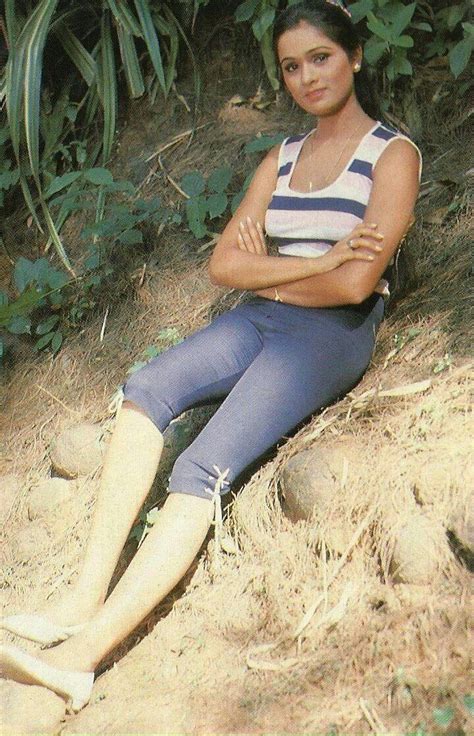 10 Hot Sexy Padmini Kolhapure Bikini Pics