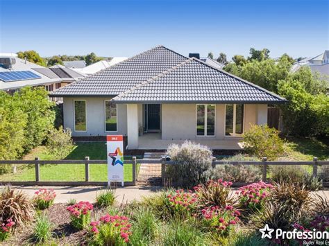 33 Bendigo Drive, Eynesbury, Vic 3338 - House for Sale - realestate.com.au