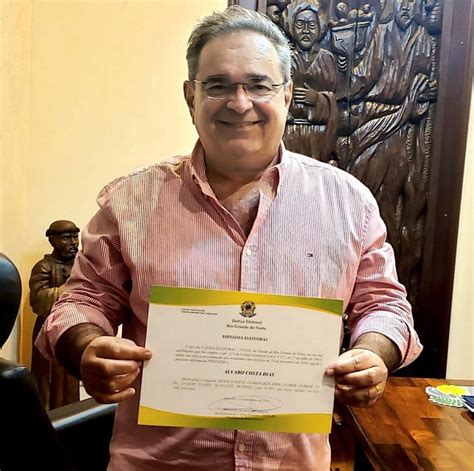 Cumprimentos ao Prefeito Reeleito de Natal Álvaro Dias Território Livre