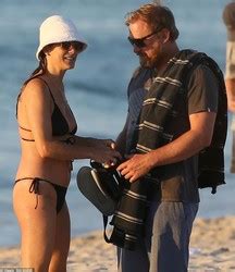 SWIMWEAR Kate Walsh In A Bikini At A Beach In Perth Australia 1 5 21 LQ MQ Phun Org Forum