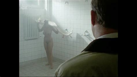 Naked Sophie Schütt in Tatort Mord hinterm Deich