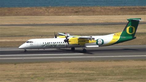 Uo Ducks Alaska Airlines N407qx Q400 Landing Portland Airport Pdx