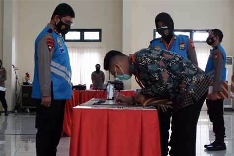 Pimpin Penandatanganan Pakta Integritas Penerimaan Polri Kapolda