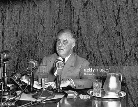 Franklin D Roosevelt Fireside Chats