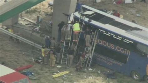 Illinois Megabus Crash Kills One And Injures Two Dozen Bbc News