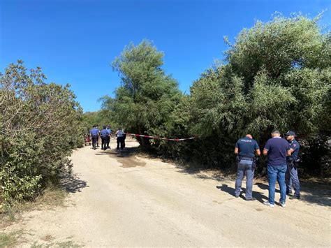 Olbia Esplode Camper Sulla Spiaggia Di Bados Muore Bimbo Di 10 Anni