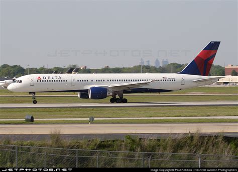 N6711M Boeing 757 232 Delta Air Lines Paul Robbins JetPhotos