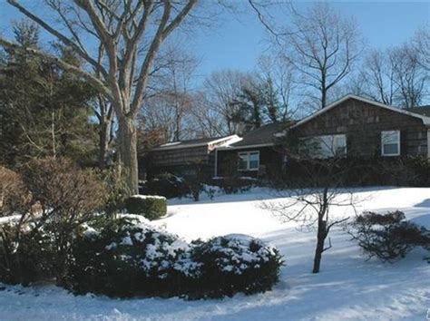 Flower Hill Real Estate - Flower Hill NY Homes For Sale | Zillow