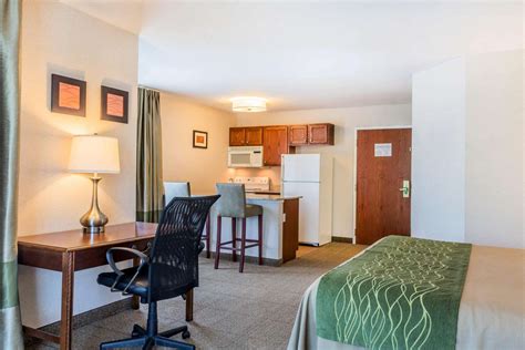 Comfort Inn & Suites South Burlington, VT - See Discounts