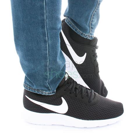 Zapatillas Nike Tanjun Black White