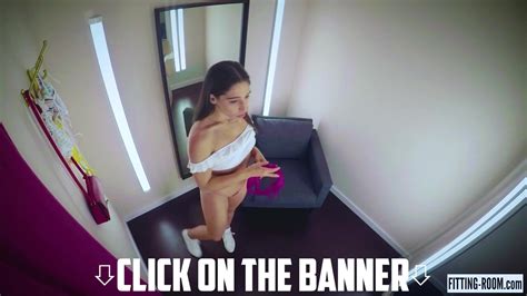 Brunette With Hot Ass Showing Off And Wiggling On The Web Cnn Amador