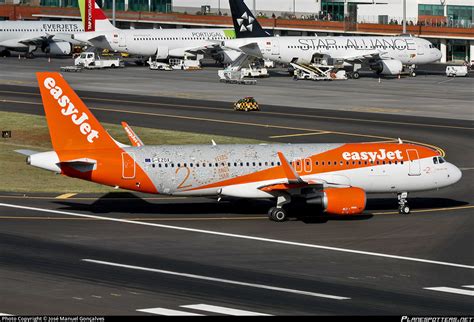 G EZOX easyJet Airbus A320 214 WL Photo by José Manuel Gonçalves ID