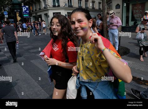 Gay pride paris Banque de photographies et dimages à haute résolution Alamy